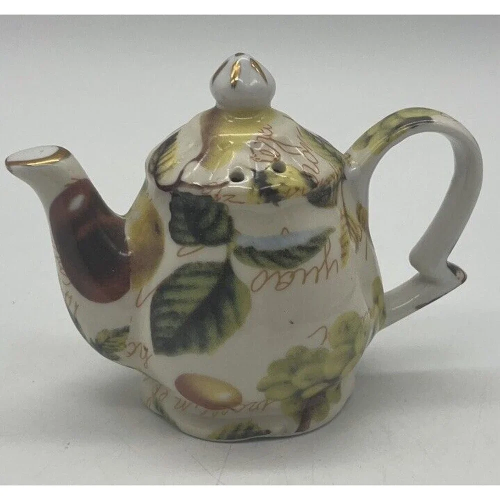 Mayfair Collection By Jay Salt And Pepper Shakers Vintage Fruit Design